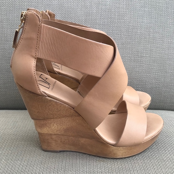 DVF Tan Platform Wedge - Picture 5 of 6